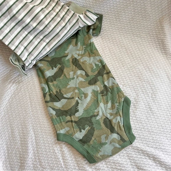 Baby boys carters onesies - set of 3 (3-6M) - Picture 2 of 6